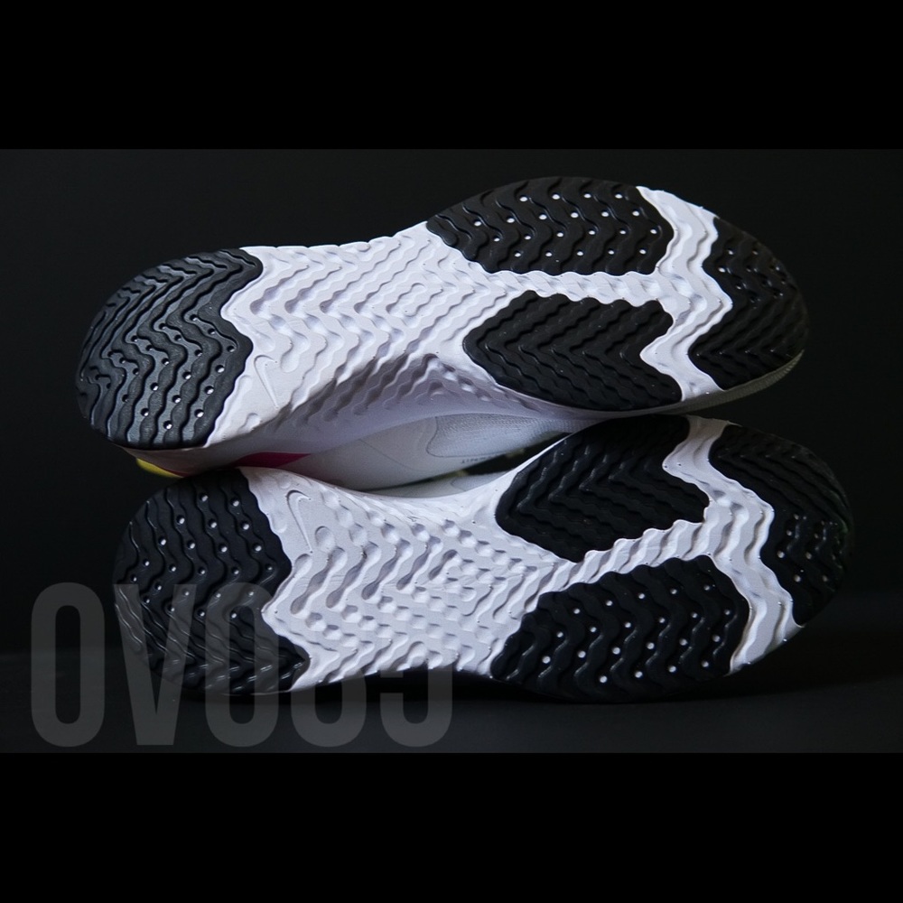 Nike Odyssey React 2 Flyknit - image 4